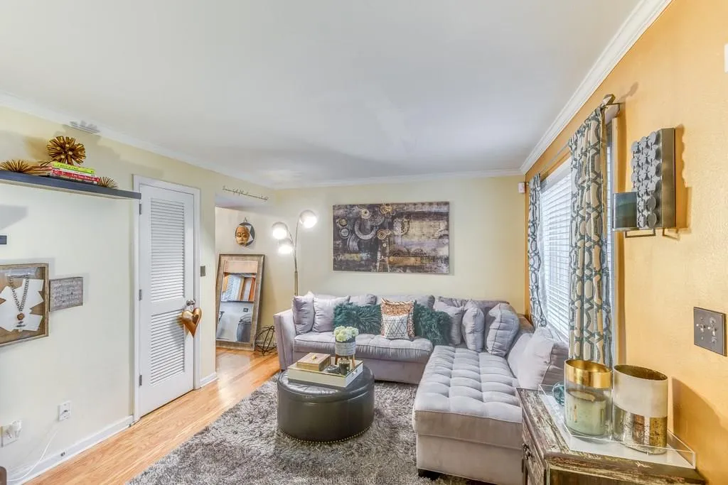 6940 Roswell Rd Road Unit 3d, Sandy Springs, Georgia 30328, 1 Bedroom Bedrooms, ,1 BathroomBathrooms,Residential,Sold,6940 Roswell Rd Road Unit 3d,6063862