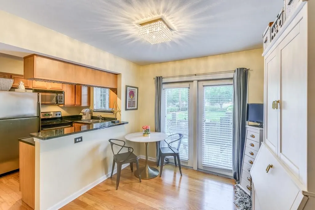 6940 Roswell Rd Road Unit 3d, Sandy Springs, Georgia 30328, 1 Bedroom Bedrooms, ,1 BathroomBathrooms,Residential,Sold,6940 Roswell Rd Road Unit 3d,6063862