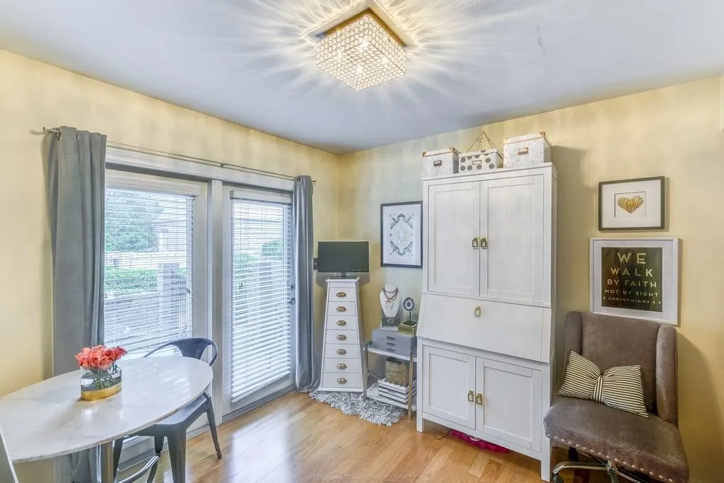 6940 Roswell Rd Road Unit 3d, Sandy Springs, Georgia 30328, 1 Bedroom Bedrooms, ,1 BathroomBathrooms,Residential,Sold,6940 Roswell Rd Road Unit 3d,6063862