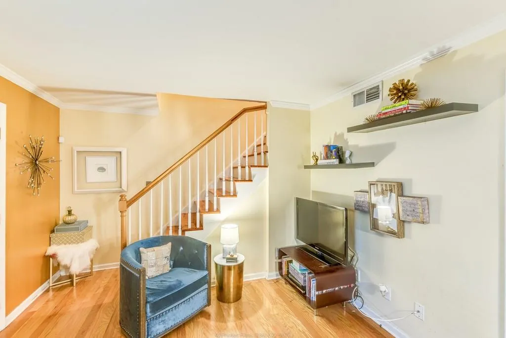 6940 Roswell Rd Road Unit 3d, Sandy Springs, Georgia 30328, 1 Bedroom Bedrooms, ,1 BathroomBathrooms,Residential,Sold,6940 Roswell Rd Road Unit 3d,6063862