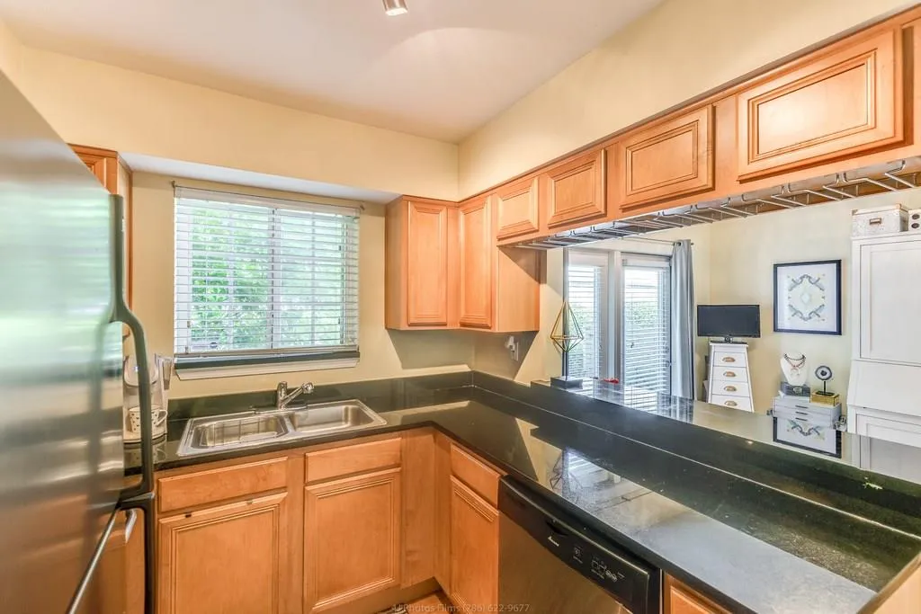 6940 Roswell Rd Road Unit 3d, Sandy Springs, Georgia 30328, 1 Bedroom Bedrooms, ,1 BathroomBathrooms,Residential,Sold,6940 Roswell Rd Road Unit 3d,6063862