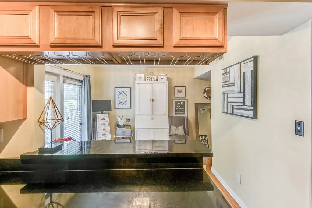 6940 Roswell Rd Road Unit 3d, Sandy Springs, Georgia 30328, 1 Bedroom Bedrooms, ,1 BathroomBathrooms,Residential,Sold,6940 Roswell Rd Road Unit 3d,6063862