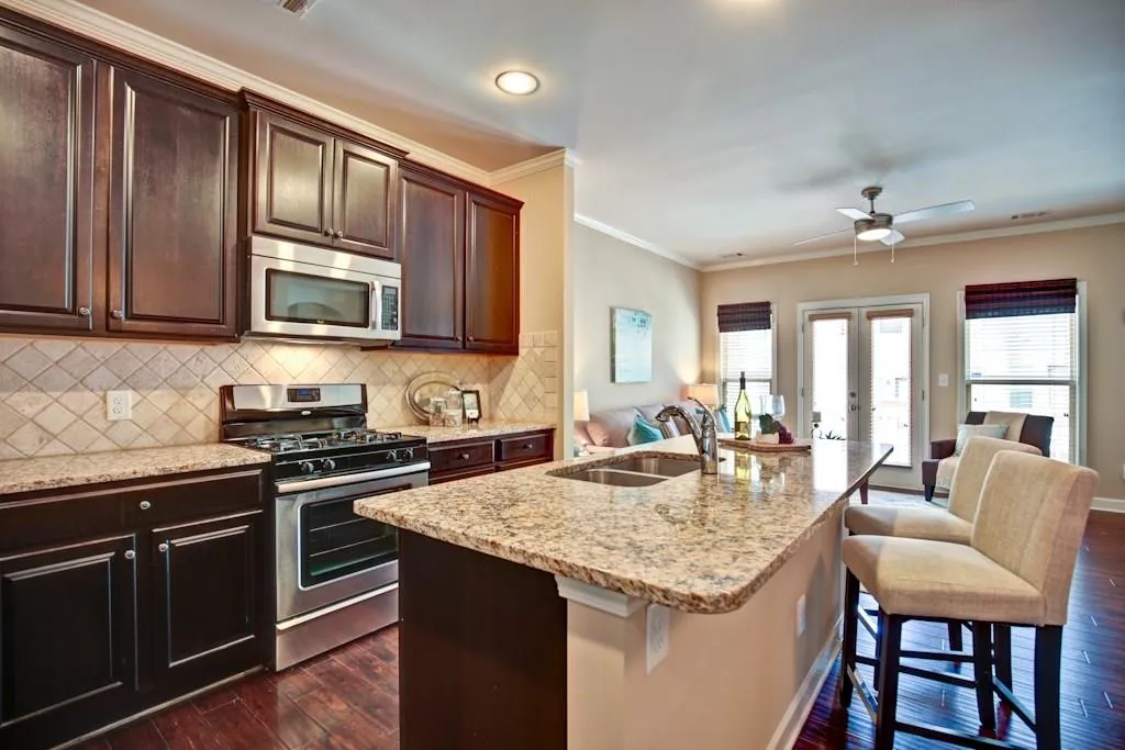 1212 Lavista Circle Ne Unit 1212, Atlanta, Georgia 30324, 3 Bedrooms Bedrooms, ,3 BathroomsBathrooms,Residential,Sold,1212 Lavista Circle Ne Unit 1212,5741278