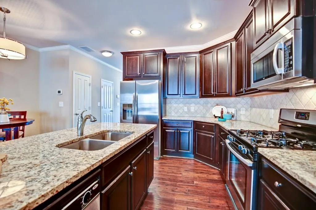 1212 Lavista Circle Ne Unit 1212, Atlanta, Georgia 30324, 3 Bedrooms Bedrooms, ,3 BathroomsBathrooms,Residential,Sold,1212 Lavista Circle Ne Unit 1212,5741278