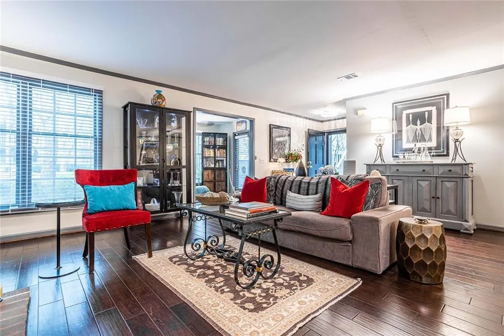 400 Bainbridge Dr, Sandy Springs, Georgia 30327, 2 Bedrooms Bedrooms, ,2 BathroomsBathrooms,Residential,Sold,400 Bainbridge Dr,7025996