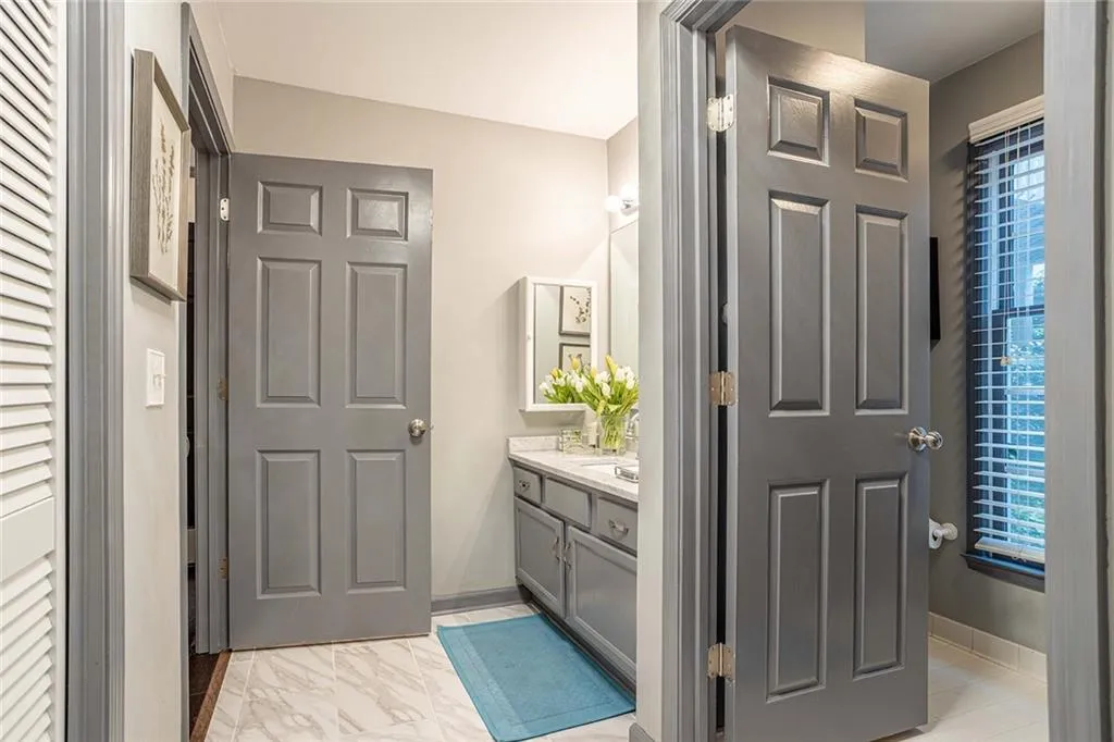 400 Bainbridge Dr, Sandy Springs, Georgia 30327, 2 Bedrooms Bedrooms, ,2 BathroomsBathrooms,Residential,Sold,400 Bainbridge Dr,7025996