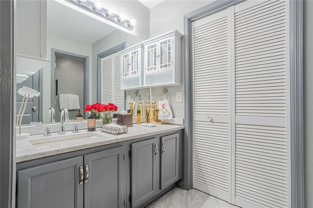 400 Bainbridge Dr, Sandy Springs, Georgia 30327, 2 Bedrooms Bedrooms, ,2 BathroomsBathrooms,Residential,Sold,400 Bainbridge Dr,7025996