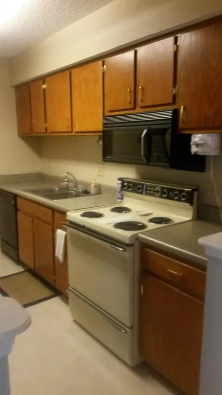 1204 Old Hammond Chase Unit 1204, Sandy Springs, Georgia 30350, 3 Bedrooms Bedrooms, ,2 BathroomsBathrooms,Residential,Sold,1204 Old Hammond Chase Unit 1204,5707135