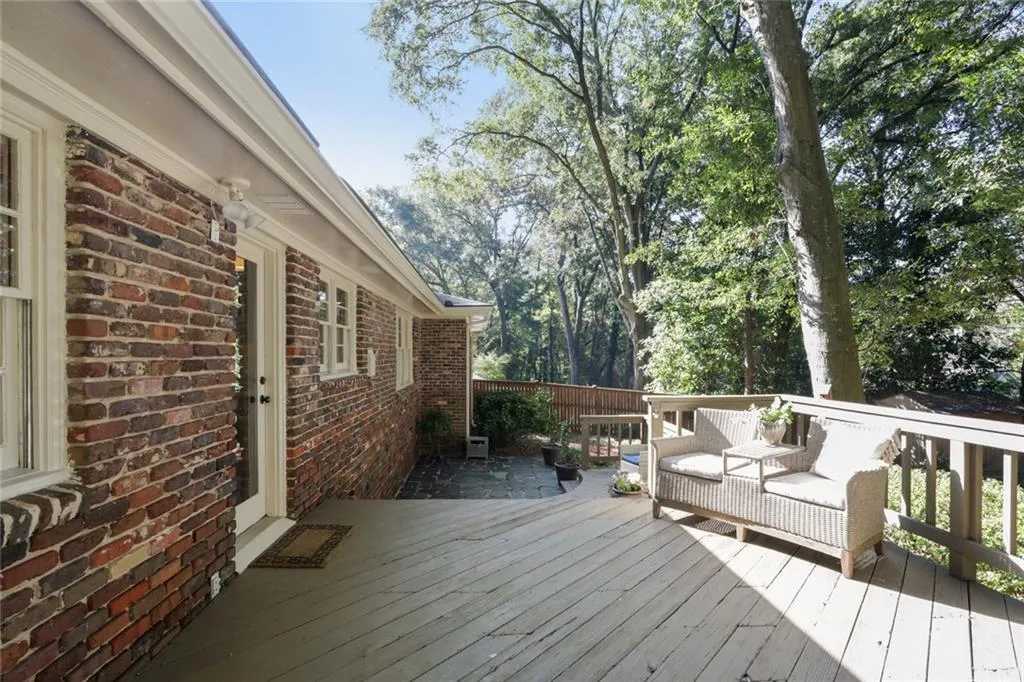 4660 Canyon Creek Trail, Sandy Springs, Georgia 30342, 3 Bedrooms Bedrooms, ,2 BathroomsBathrooms,Residential,Sold,4660 Canyon Creek Trail,6798378