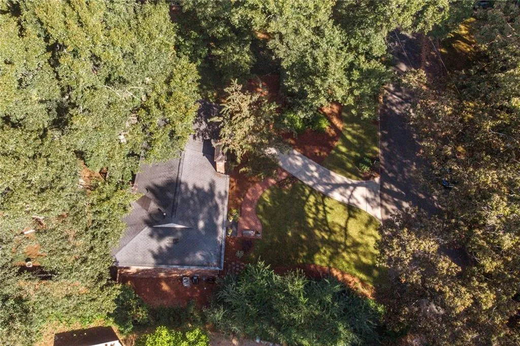 4660 Canyon Creek Trail, Sandy Springs, Georgia 30342, 3 Bedrooms Bedrooms, ,2 BathroomsBathrooms,Residential,Sold,4660 Canyon Creek Trail,6798378