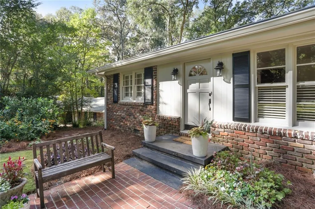 4660 Canyon Creek Trail, Sandy Springs, Georgia 30342, 3 Bedrooms Bedrooms, ,2 BathroomsBathrooms,Residential,Sold,4660 Canyon Creek Trail,6798378