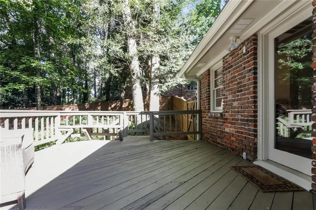 4660 Canyon Creek Trail, Sandy Springs, Georgia 30342, 3 Bedrooms Bedrooms, ,2 BathroomsBathrooms,Residential,Sold,4660 Canyon Creek Trail,6798378