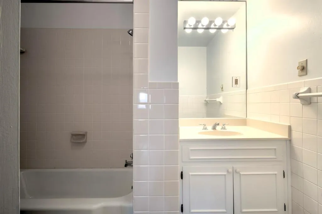 3060 Pharr Court North Nw Unit 723, Atlanta, Georgia 30305, 2 Bedrooms Bedrooms, ,1 BathroomBathrooms,Residential,Sold,3060 Pharr Court North Nw Unit 723,5769967