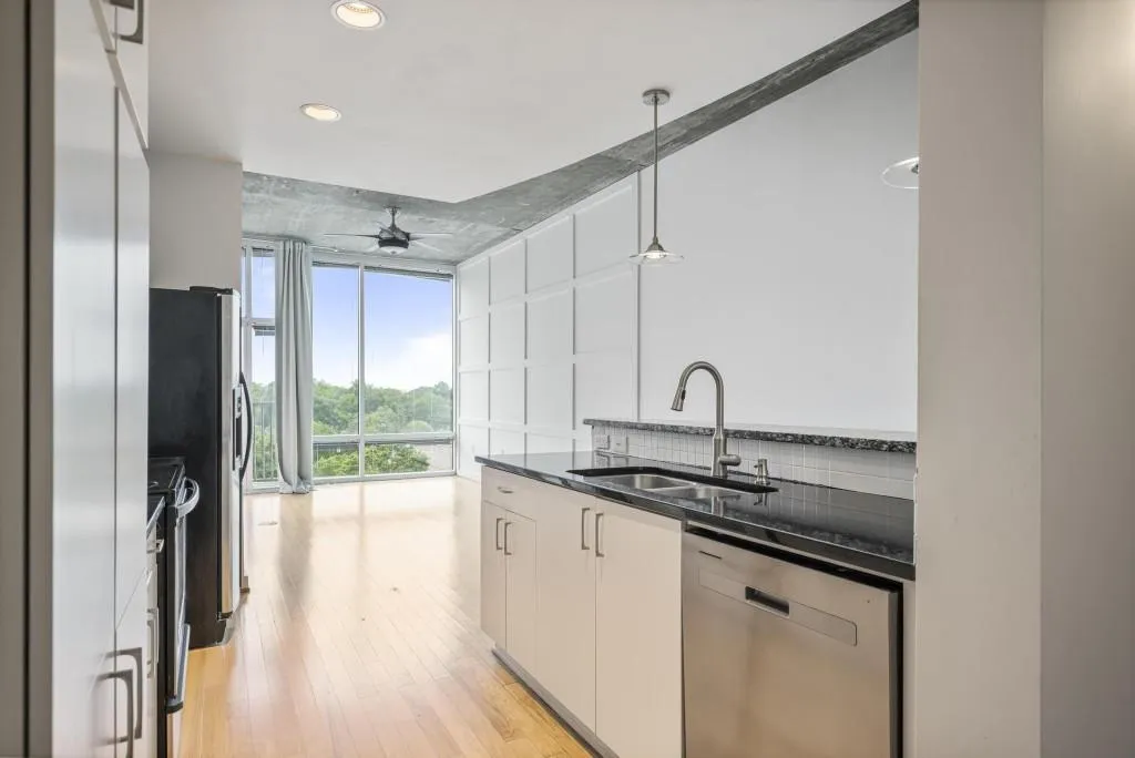 943 Peachtree Street Ne Unit 716, Atlanta, Georgia 30309, 1 Bedroom Bedrooms, ,1 BathroomBathrooms,Residential,For Sale,943 Peachtree Street Ne Unit 716,7593361