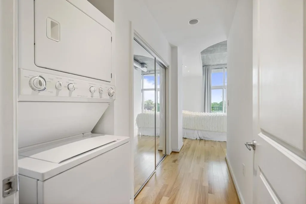 943 Peachtree Street Ne Unit 716, Atlanta, Georgia 30309, 1 Bedroom Bedrooms, ,1 BathroomBathrooms,Residential,For Sale,943 Peachtree Street Ne Unit 716,7593361
