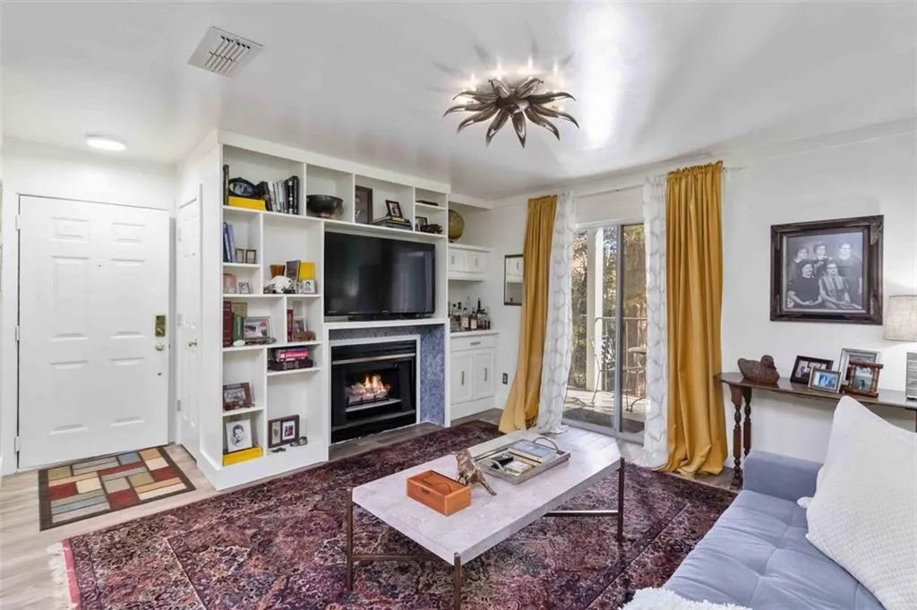 104 Granville Court Unit 104, Atlanta, Georgia 30328, 1 Bedroom Bedrooms, ,1 BathroomBathrooms,Residential,For Sale,104 Granville Court Unit 104,7666564