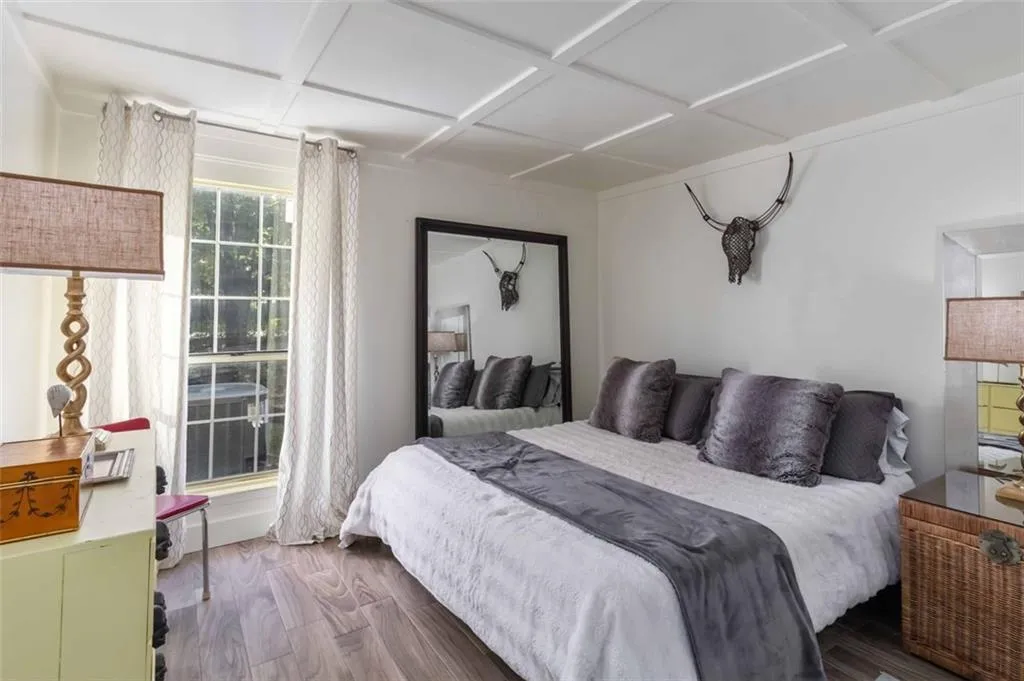 Bedroom w/ Custom Ceiling Treatment