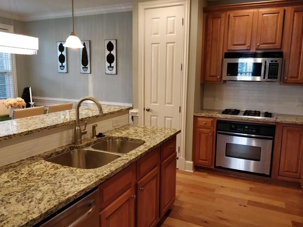 4810 Ivy Ridge Drive Se Unit 104, Atlanta, Georgia 30339, 2 Bedrooms Bedrooms, ,2 BathroomsBathrooms,Residential,Sold,4810 Ivy Ridge Drive Se Unit 104,6545707