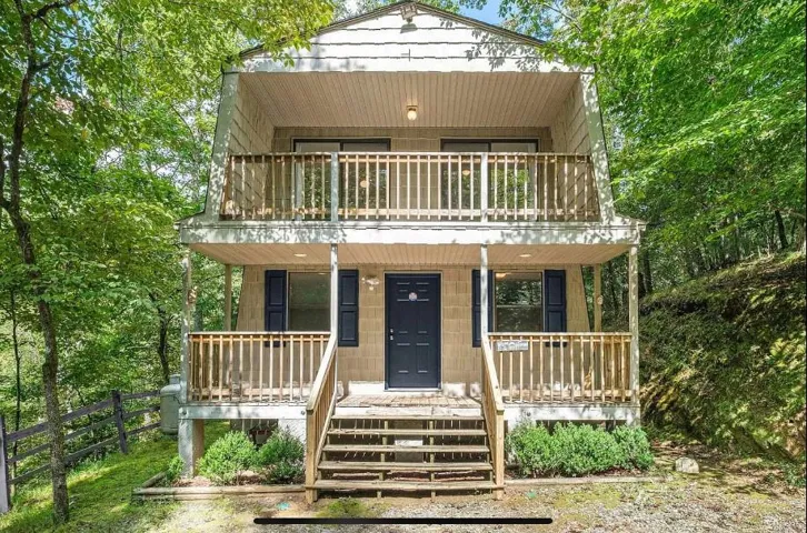 393 Garnet Drive, Ellijay, Georgia 30540