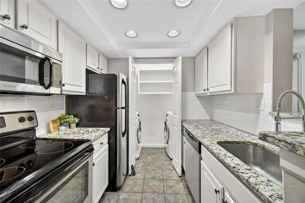 3063 Chastain Park Court Ne, Atlanta, Georgia 30342, 1 Bedroom Bedrooms, ,1 BathroomBathrooms,Residential,For Sale,3063 Chastain Park Court Ne,7591577