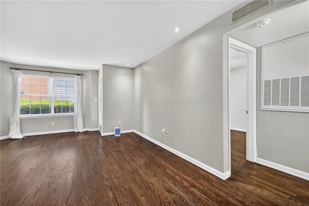 3063 Chastain Park Court Ne, Atlanta, Georgia 30342, 1 Bedroom Bedrooms, ,1 BathroomBathrooms,Residential,For Sale,3063 Chastain Park Court Ne,7591577
