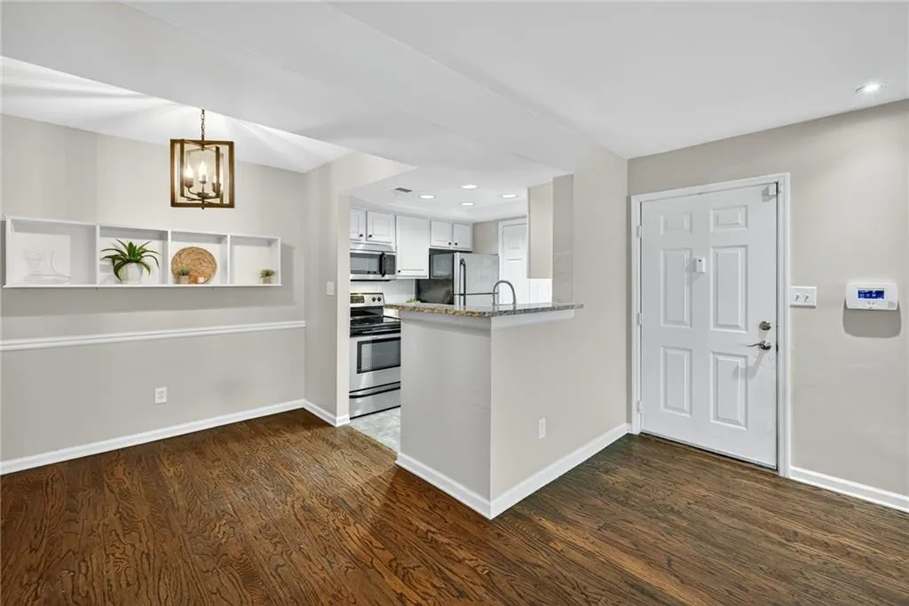 3063 Chastain Park Court Ne, Atlanta, Georgia 30342, 1 Bedroom Bedrooms, ,1 BathroomBathrooms,Residential,For Sale,3063 Chastain Park Court Ne,7591577