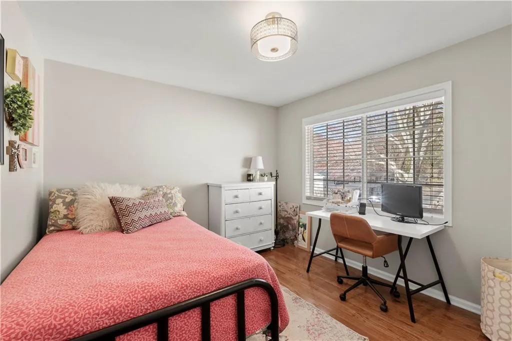 6940 Roswell Road Unit 17a, Atlanta, Georgia 30328, 2 Bedrooms Bedrooms, ,1 BathroomBathrooms,Residential,Sold,6940 Roswell Road Unit 17a,7016650