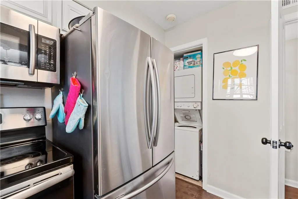 6940 Roswell Road Unit 17a, Atlanta, Georgia 30328, 2 Bedrooms Bedrooms, ,1 BathroomBathrooms,Residential,Sold,6940 Roswell Road Unit 17a,7016650