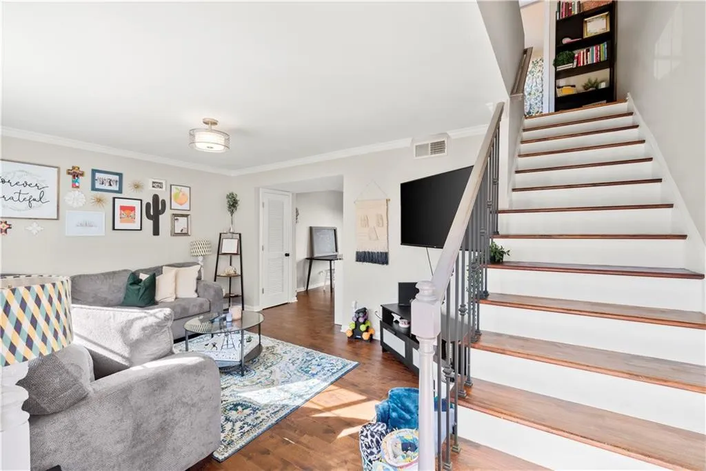 6940 Roswell Road Unit 17a, Atlanta, Georgia 30328, 2 Bedrooms Bedrooms, ,1 BathroomBathrooms,Residential,Sold,6940 Roswell Road Unit 17a,7016650