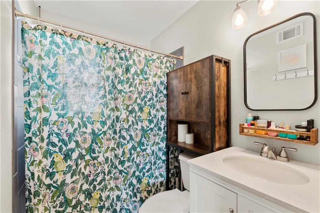 6940 Roswell Road Unit 17a, Atlanta, Georgia 30328, 2 Bedrooms Bedrooms, ,1 BathroomBathrooms,Residential,Sold,6940 Roswell Road Unit 17a,7016650