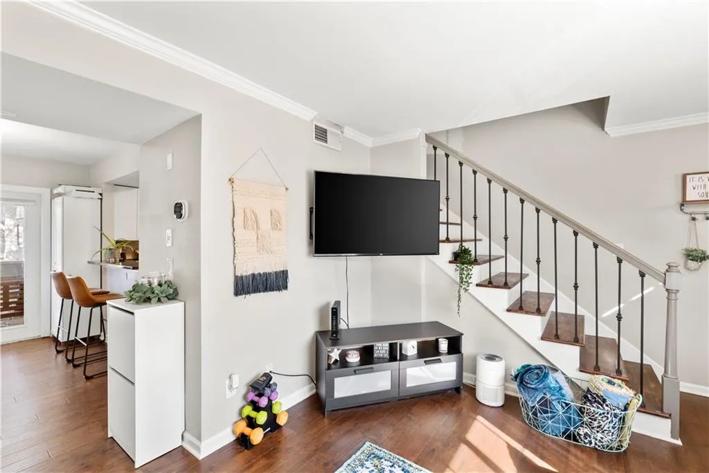 6940 Roswell Road Unit 17a, Atlanta, Georgia 30328, 2 Bedrooms Bedrooms, ,1 BathroomBathrooms,Residential,Sold,6940 Roswell Road Unit 17a,7016650