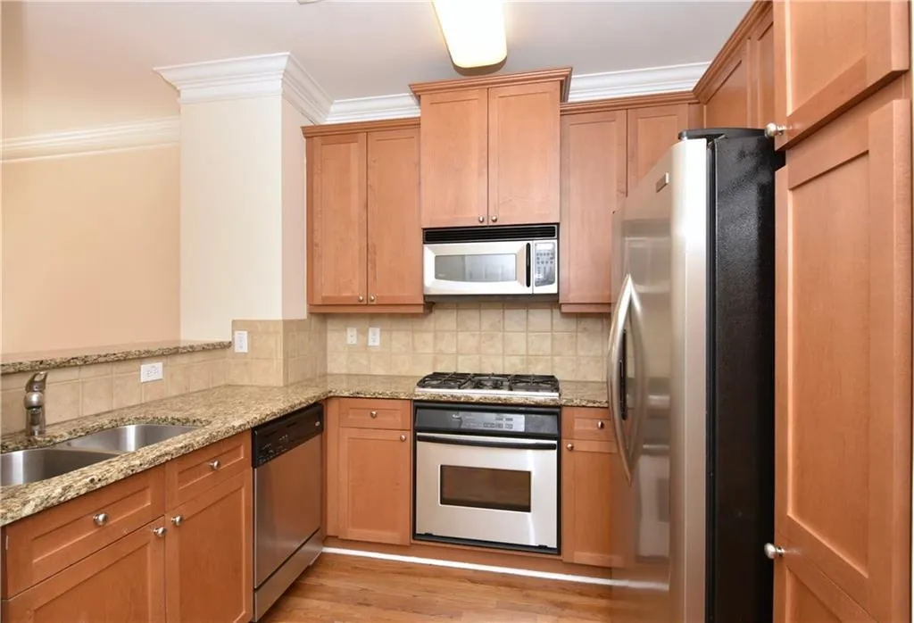 1058 Glenridge Place, Sandy Springs, Georgia 30342, 2 Bedrooms Bedrooms, ,1 BathroomBathrooms,Residential,Sold,1058 Glenridge Place,5648979