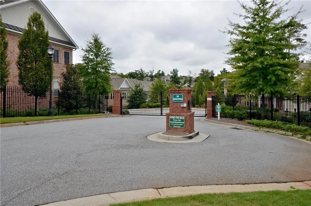 1058 Glenridge Place, Sandy Springs, Georgia 30342, 2 Bedrooms Bedrooms, ,1 BathroomBathrooms,Residential,Sold,1058 Glenridge Place,5648979