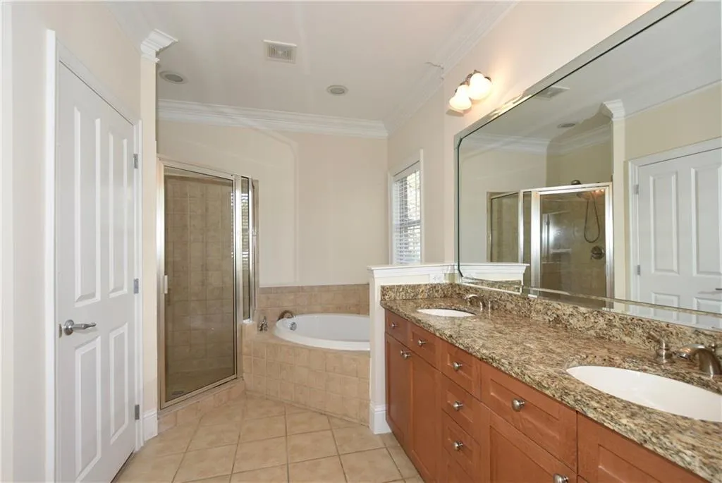 1058 Glenridge Place, Sandy Springs, Georgia 30342, 2 Bedrooms Bedrooms, ,1 BathroomBathrooms,Residential,Sold,1058 Glenridge Place,5648979