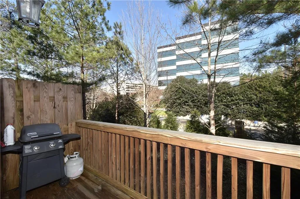 1058 Glenridge Place, Sandy Springs, Georgia 30342, 2 Bedrooms Bedrooms, ,1 BathroomBathrooms,Residential,Sold,1058 Glenridge Place,5648979