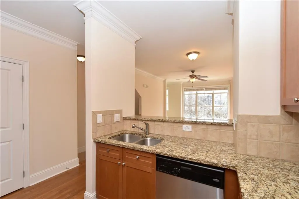 1058 Glenridge Place, Sandy Springs, Georgia 30342, 2 Bedrooms Bedrooms, ,1 BathroomBathrooms,Residential,Sold,1058 Glenridge Place,5648979