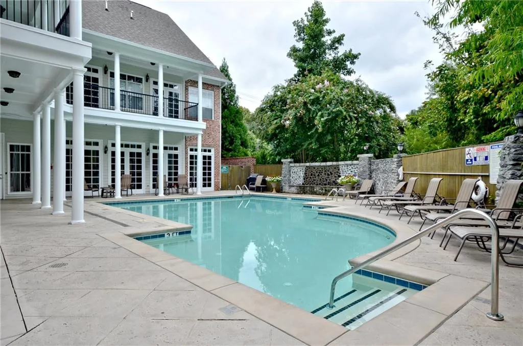 1058 Glenridge Place, Sandy Springs, Georgia 30342, 2 Bedrooms Bedrooms, ,1 BathroomBathrooms,Residential,Sold,1058 Glenridge Place,5648979