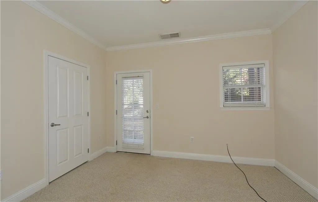 1058 Glenridge Place, Sandy Springs, Georgia 30342, 2 Bedrooms Bedrooms, ,1 BathroomBathrooms,Residential,Sold,1058 Glenridge Place,5648979