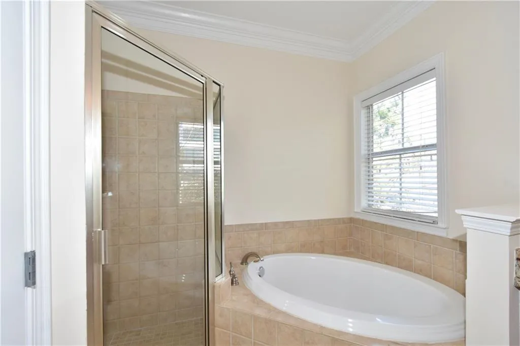 1058 Glenridge Place, Sandy Springs, Georgia 30342, 2 Bedrooms Bedrooms, ,1 BathroomBathrooms,Residential,Sold,1058 Glenridge Place,5648979