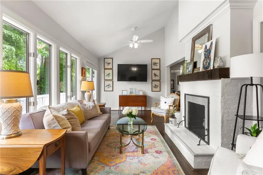 489 Brookfield Drive, Atlanta, Georgia 30342, 4 Bedrooms Bedrooms, ,2 BathroomsBathrooms,Residential,Sold,489 Brookfield Drive,6880722