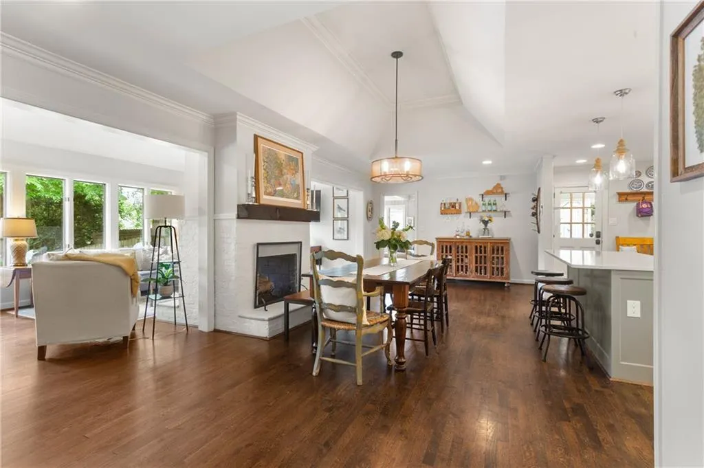 489 Brookfield Drive, Atlanta, Georgia 30342, 4 Bedrooms Bedrooms, ,2 BathroomsBathrooms,Residential,Sold,489 Brookfield Drive,6880722