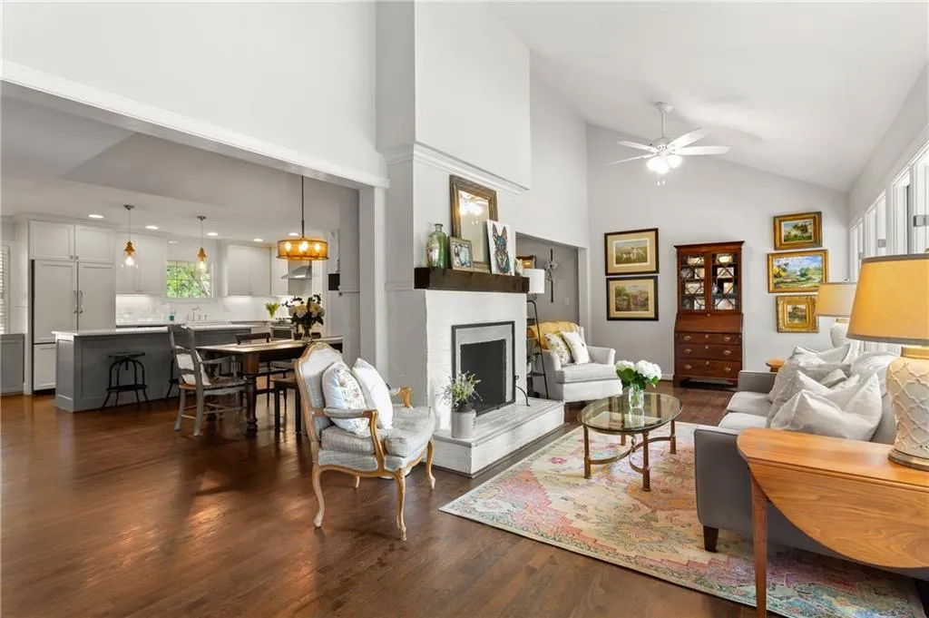 489 Brookfield Drive, Atlanta, Georgia 30342, 4 Bedrooms Bedrooms, ,2 BathroomsBathrooms,Residential,Sold,489 Brookfield Drive,6880722