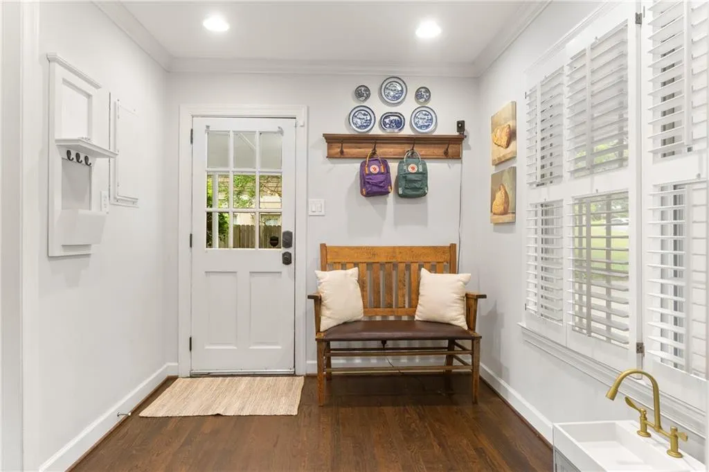 489 Brookfield Drive, Atlanta, Georgia 30342, 4 Bedrooms Bedrooms, ,2 BathroomsBathrooms,Residential,Sold,489 Brookfield Drive,6880722