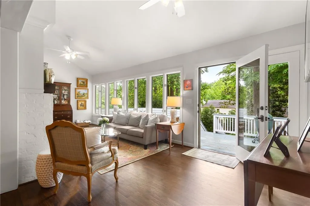 489 Brookfield Drive, Atlanta, Georgia 30342, 4 Bedrooms Bedrooms, ,2 BathroomsBathrooms,Residential,Sold,489 Brookfield Drive,6880722