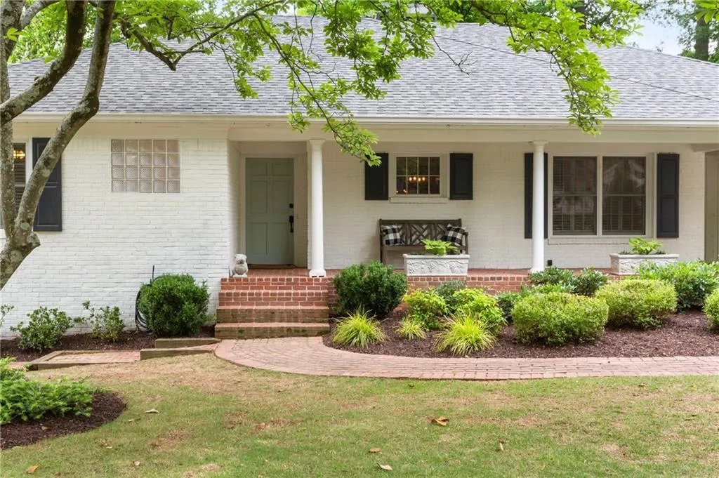 489 Brookfield Drive, Atlanta, Georgia 30342, 4 Bedrooms Bedrooms, ,2 BathroomsBathrooms,Residential,Sold,489 Brookfield Drive,6880722