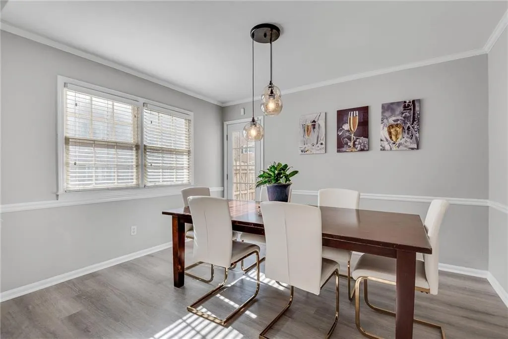 6520 Roswell Road Unit 11, Atlanta, Georgia 30328, 3 Bedrooms Bedrooms, ,2 BathroomsBathrooms,Residential,Sold,6520 Roswell Road Unit 11,7703789