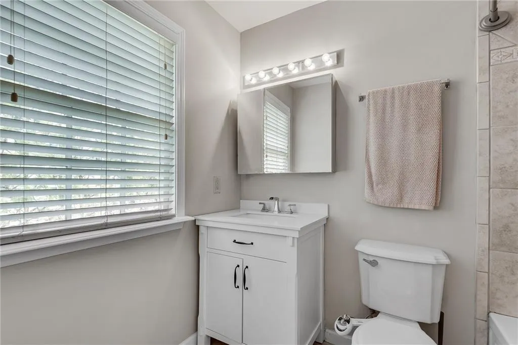 6520 Roswell Road Unit 11, Atlanta, Georgia 30328, 3 Bedrooms Bedrooms, ,2 BathroomsBathrooms,Residential,Sold,6520 Roswell Road Unit 11,7703789
