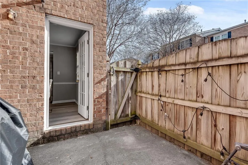 6520 Roswell Road Unit 11, Atlanta, Georgia 30328, 3 Bedrooms Bedrooms, ,2 BathroomsBathrooms,Residential,Sold,6520 Roswell Road Unit 11,7703789