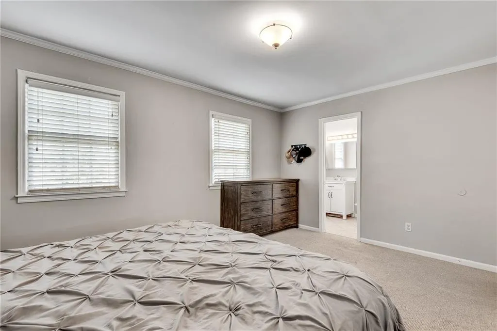 6520 Roswell Road Unit 11, Atlanta, Georgia 30328, 3 Bedrooms Bedrooms, ,2 BathroomsBathrooms,Residential,Sold,6520 Roswell Road Unit 11,7703789