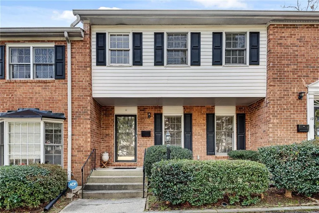 6520 Roswell Road Unit 11, Atlanta, Georgia 30328, 3 Bedrooms Bedrooms, ,2 BathroomsBathrooms,Residential,Sold,6520 Roswell Road Unit 11,7703789